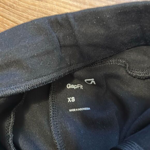 Men’s sweatpants bundle size Xs and kids L - gap and univibe This bundle inclu - Picture 3 of 4